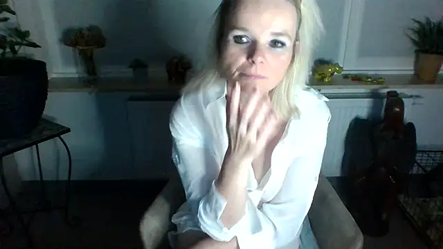 Snapshot of clwm chatting on 12-06-24, 05:22 clwm online show from 12-06-24, 05:22