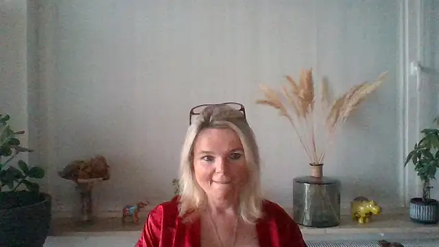 Snapshot of clwm chatting on 09-18-25, 06:04 clwm online show from 09-18-25, 06:04