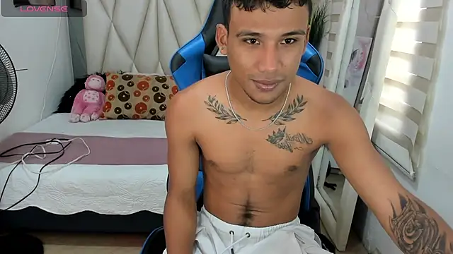 Snapshot of Backsex_boy chatting on 02-07-25, 03:30 Backsex boy online show from 02-07-25, 03:30