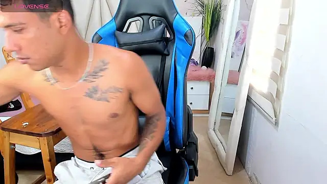 Snapshot of Backsex_boy chatting on 02-08-25, 03:21 Backsex boy online show from 02-08-25, 03:21