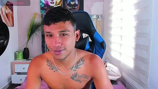 Snapshot of Backsex_boy chatting on 03-11-25, 03:34 Backsex boy online show from 03-11-25, 03:34