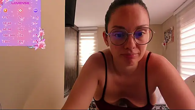 Snapshot of anabel_025 chatting on 06-10-26, 03:44 anabel 025 online show from 06-10-26, 03:44