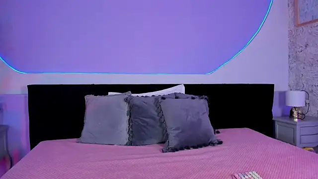 Snapshot of Julieta_Cortes__ chatting on 12-05-25, 12:14 Julieta Cortes online show from 12-05-25, 12:14