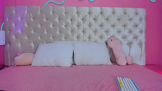 Julieta Cortes   online show from 02-27-26, 12:16