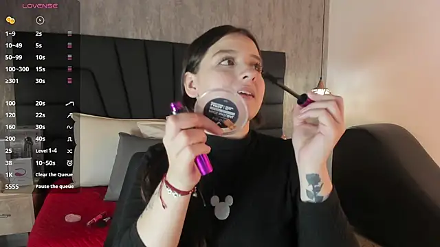 Sabrina Lennox online show from 01-30-25, 07:48