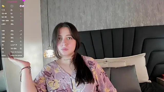 Sabrina Lennox online show from 02-08-25, 07:38