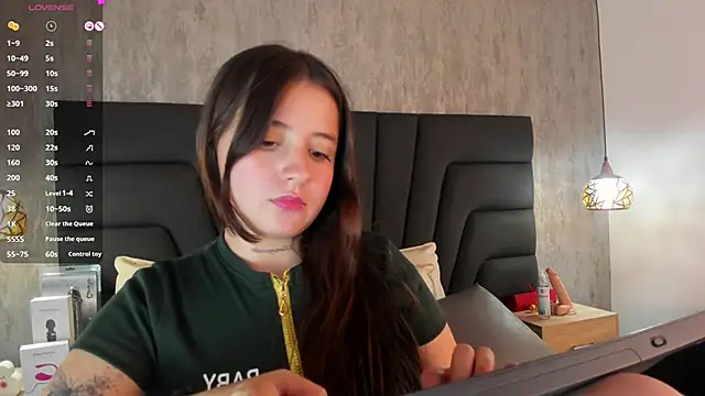 Sabrina Lennox online show from 02-13-25, 01:40