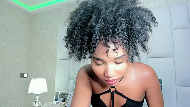 Snapshot of Andreayano chatting on 10-01-25, 04:40 Andreayano online show from 10-01-25, 04:40