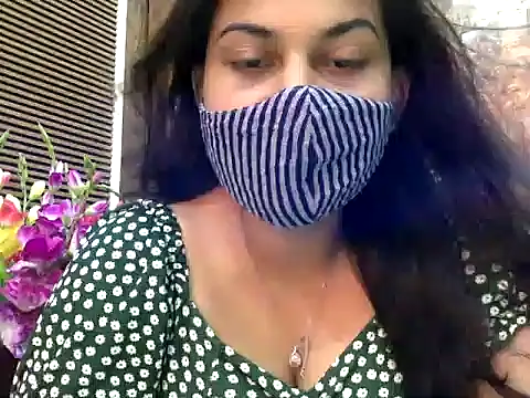 Snapshot of HaaniKaur chatting on 03-11-25, 07:58 HaaniKaur online show from 03-11-25, 07:58