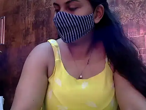 Snapshot of HaaniKaur chatting on 03-13-25, 06:58 HaaniKaur online show from 03-13-25, 06:58