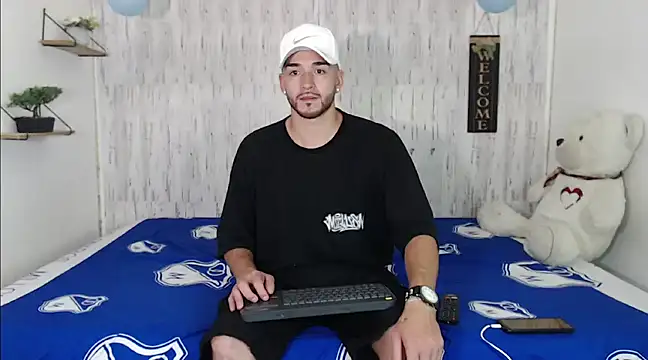 Snapshot of tommycash_777 chatting on 03-13-25, 08:22 tommycash 777 online show from 03-13-25, 08:22