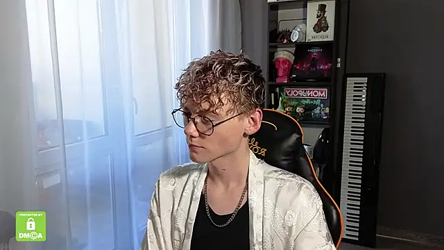 Snapshot of Keytaro chatting on 09-21-25, 08:49 Keytaro online show from 09-21-25, 08:49