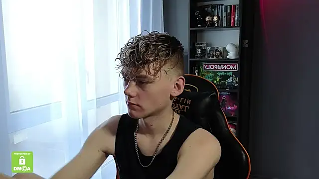 Snapshot of Keytaro chatting on 10-30-25, 10:38 Keytaro online show from 10-30-25, 10:38