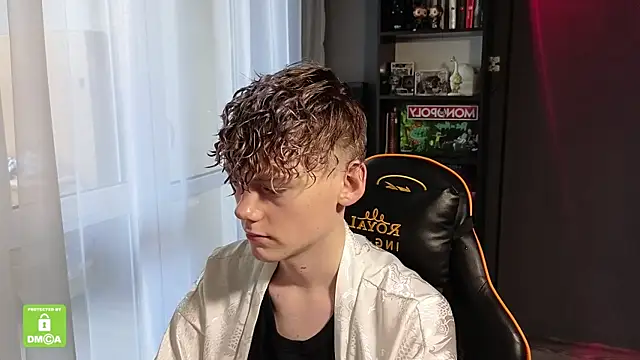 Snapshot of Keytaro chatting on 11-09-25, 12:14 Keytaro online show from 11-09-25, 12:14