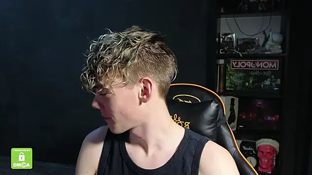 Snapshot of Keytaro chatting on 11-26-25, 05:47 Keytaro online show from 11-26-25, 05:47