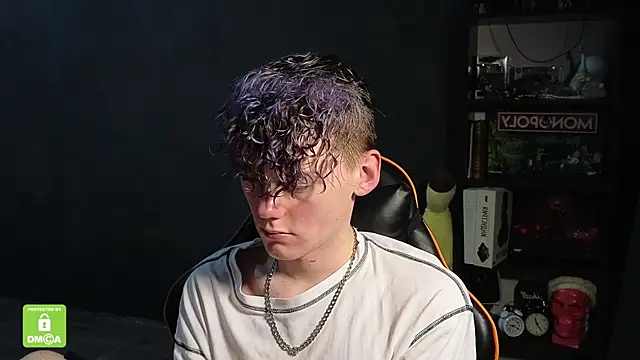 Snapshot of Keytaro chatting on 11-28-25, 11:40 Keytaro online show from 11-28-25, 11:40