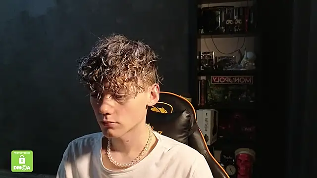 Snapshot of Keytaro chatting on 12-05-25, 12:47 Keytaro online show from 12-05-25, 12:47