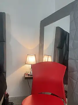 LucyGiraldo online show from 03-01-25, 02:04