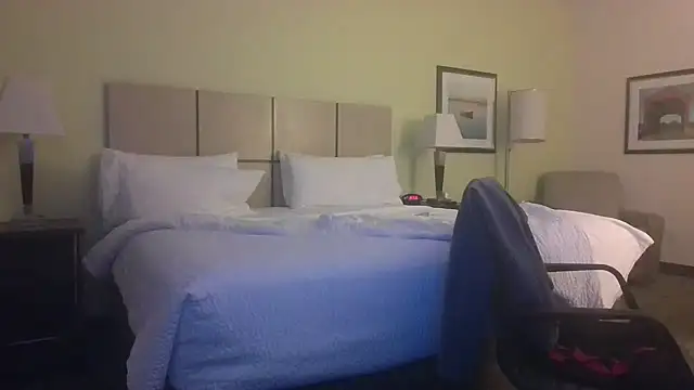 UnCuTupTheBuTT online show from 10-17-25, 12:58