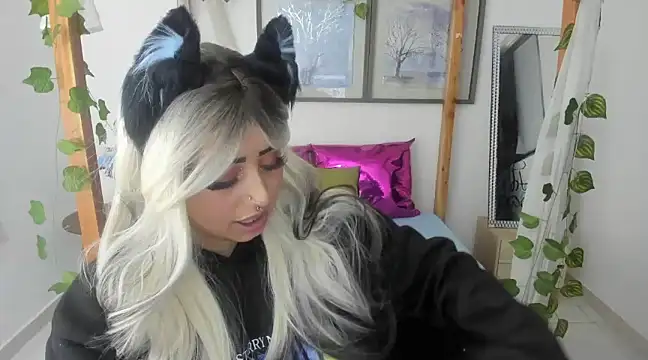 lussyevans24 online show from 02-12-25, 02:56