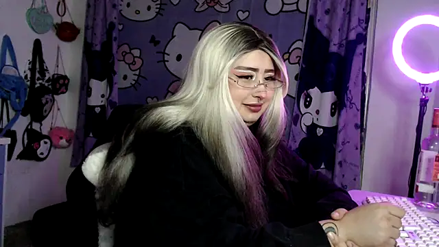 Snapshot of lussyevans24 chatting on 04-25-26, 03:31 lussyevans24 online show from 04-25-26, 03:31