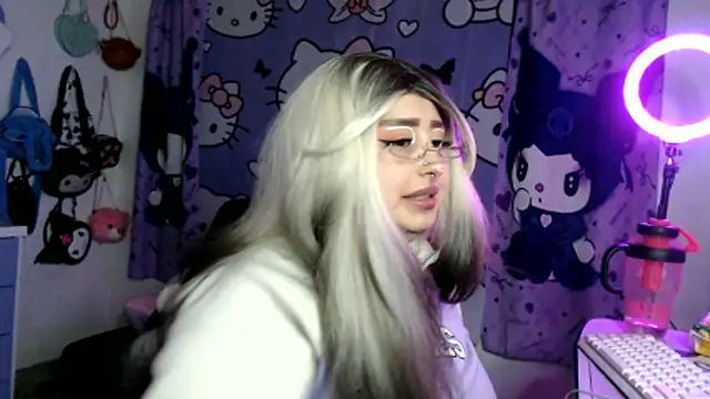 Snapshot of lussyevans24 chatting on 05-16-26, 10:36 lussyevans24 online show from 05-16-26, 10:36