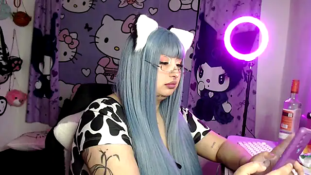 Snapshot of lussyevans24 chatting on 05-20-26, 02:51 lussyevans24 online show from 05-20-26, 02:51