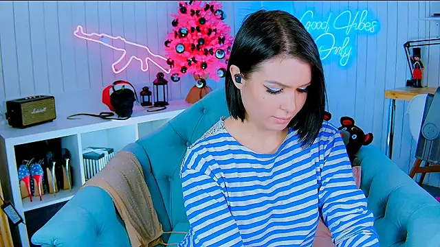 My toys pink online show from 01-04-25, 10:13