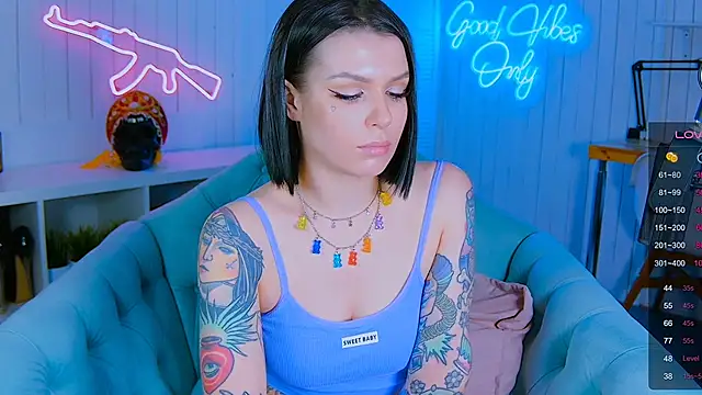 My toys pink online show from 01-31-25, 09:59