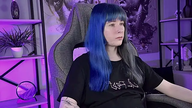 LexiWenford online show from 04-14-26, 03:45