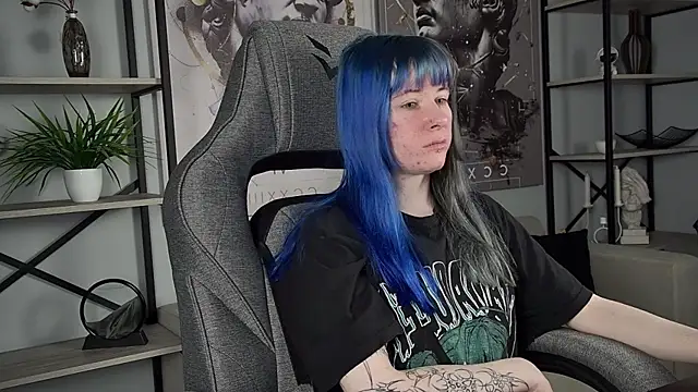 LexiWenford online show from 04-16-26, 02:56