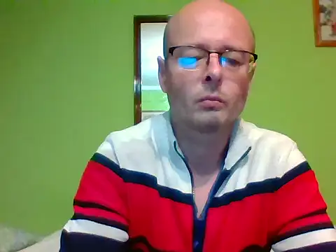 Tiger202441 online show from 10-19-25, 04:18