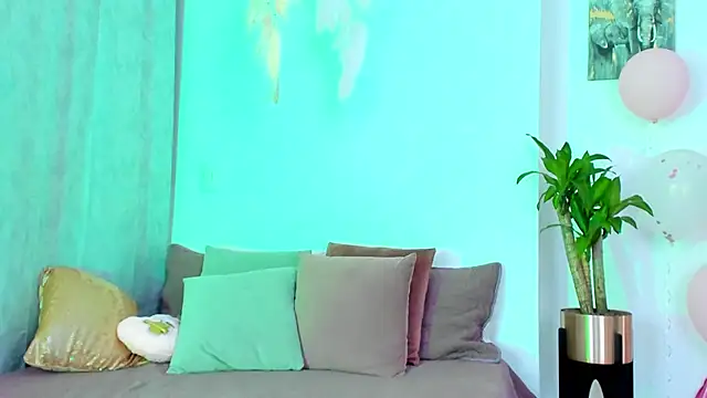 StormiRusso online show from 02-07-25, 05:20