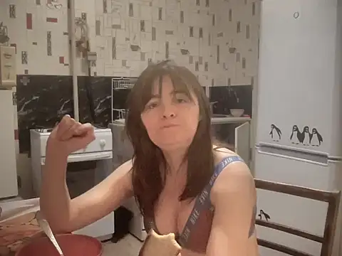 Diamond Tyler online show from 04-17-26, 04:10