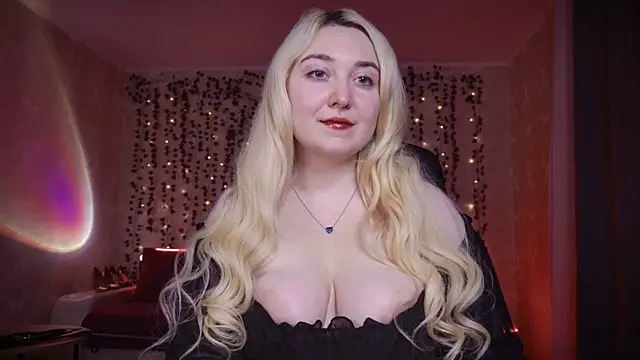 Snapshot of AllisonBlack_ chatting on 10-11-25, 12:43 AllisonBlack online show from 10-11-25, 12:43