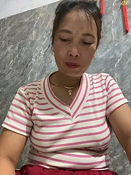 Snapshot of Linaannn chatting on 07-19-26, 11:08 Linaannn online show from 07-19-26, 11:08