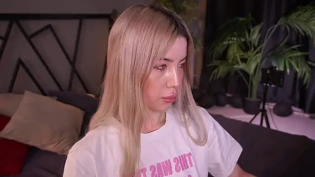 LindaThacker online show from 04-20-26, 04:37