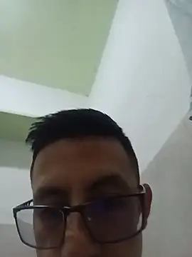 Snapshot of alexmoragomez chatting on 06-24-26, 03:55 alexmoragomez online show from 06-24-26, 03:55