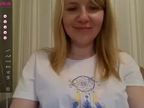 Snapshot of urbadkitty chatting on 03-07-25, 01:29 urbadkitty online show from 03-07-25, 01:29