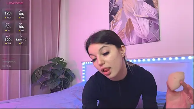 Snapshot of Veronica_leal chatting on 12-20-25, 10:55 Veronica leal online show from 12-20-25, 10:55