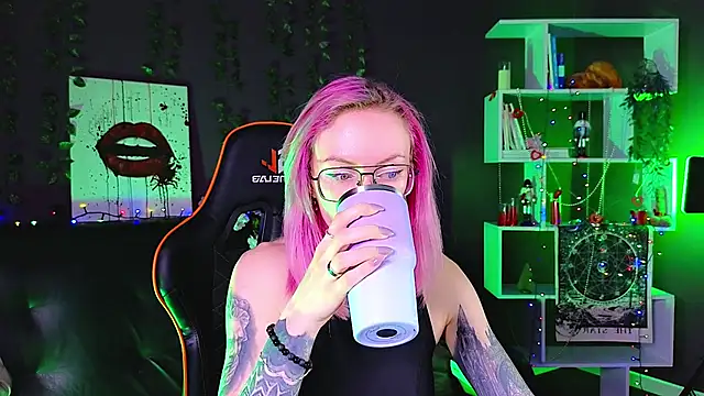  HelenCarter online show from 03-08-25, 08:57