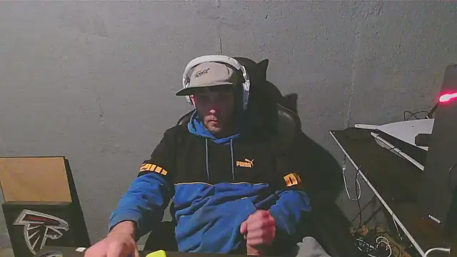 Snapshot of Superoz77 chatting on 12-24-24, 02:32 Superoz77 online show from 12-24-24, 02:32