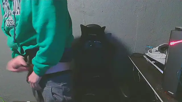 Snapshot of Superoz77 chatting on 01-12-25, 05:03 Superoz77 online show from 01-12-25, 05:03