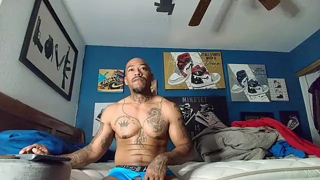 Snapshot of athephenomenal1 chatting on 11-19-25, 02:39 athephenomenal1 online show from 11-19-25, 02:39