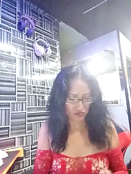 Snapshot of AdelinaMiran90 chatting on 09-11-25, 03:06 AdelinaMiran90 online show from 09-11-25, 03:06