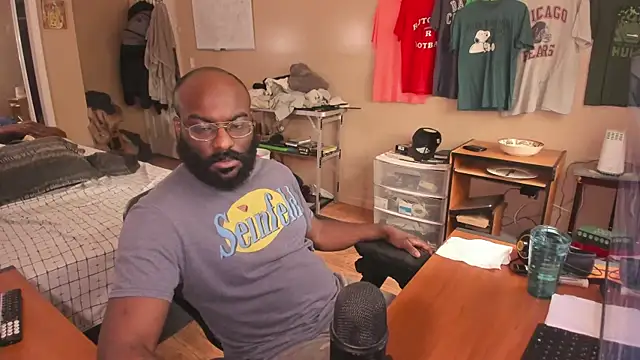 Snapshot of MrChuckDailyXXX chatting on 10-08-25, 05:21 MrChuckDailyXXX online show from 10-08-25, 05:21