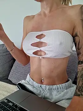 EileX official online show from 04-09-26, 06:19