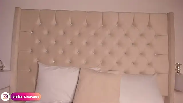 Snapshot of Eloisa_cleavage_ chatting on 01-31-25, 02:07 Eloisa cleavage online show from 01-31-25, 02:07