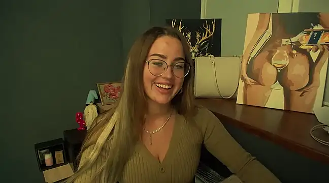 luxie milady online show from 12-23-24, 03:12