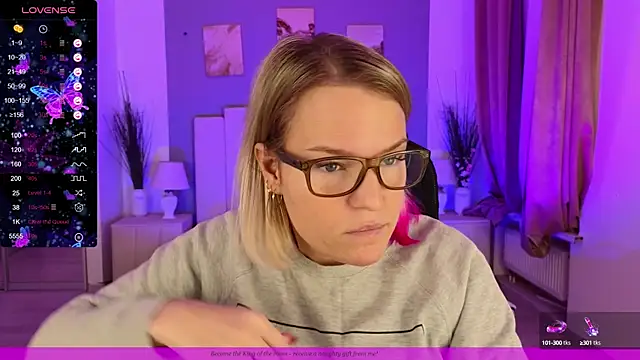 EVAshinyGIRL online show from 12-17-24, 08:12